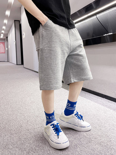 Ежедневни памучни шорти за момчета с цветна апликация