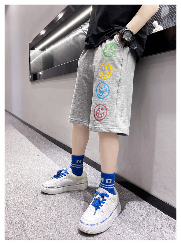 Ежедневни памучни шорти за момчета с цветна апликация