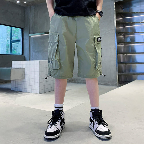 Детски къси панталони с джобове и емблема 