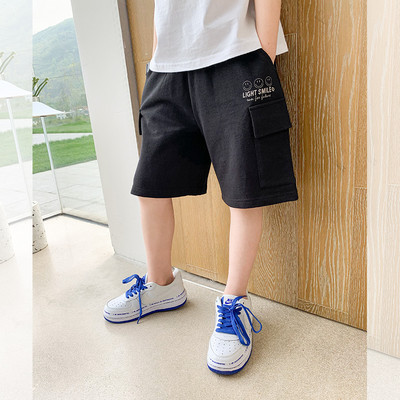 Детски прави къси панталони с апликация за момчета 