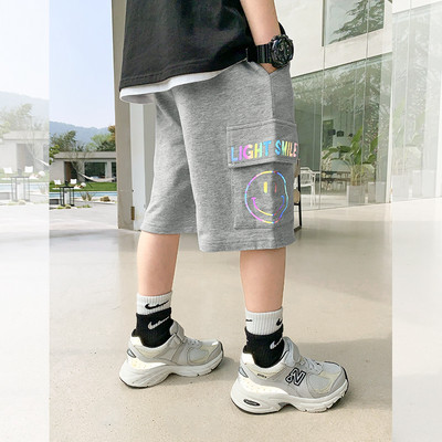 Детски прави къси панталони с апликация за момчета 