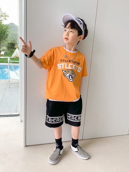 Детски къси панталони с 3/4 дължина и джобове