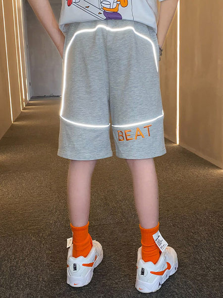 Ежедневни детски къси панталони с джобове и  бродиран надпис