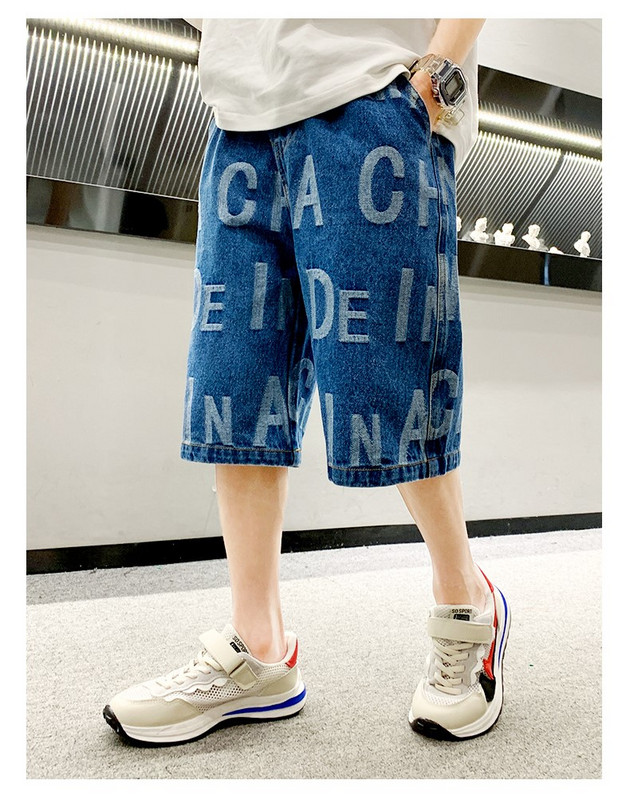 Модерни дънкови шорти за момчета с надписи - дънкови 