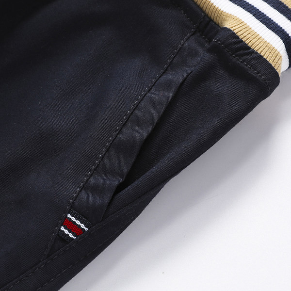 Изчистен модел панталони за момче с цветен ластик