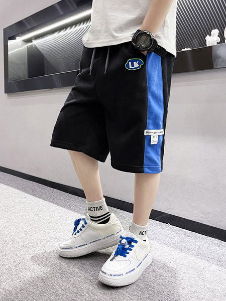 Детски памучни панталони за момчета - двуцветни с джоб и емблеми 