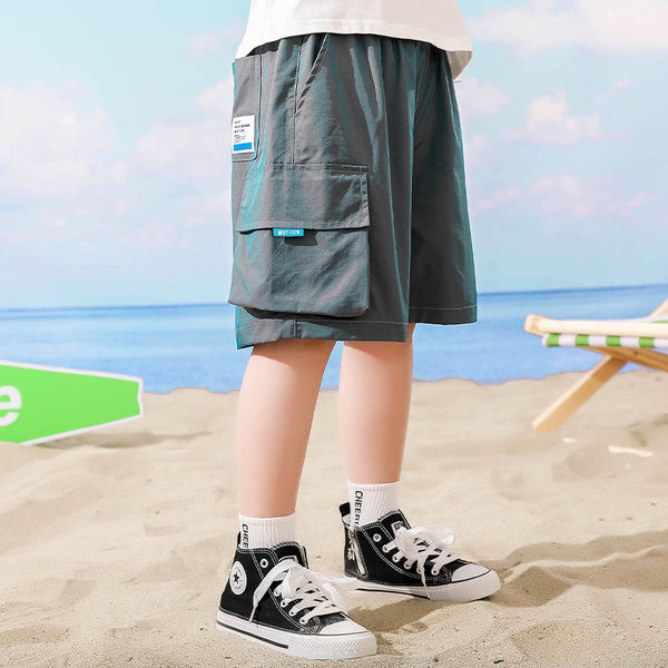 Детски къси панталони със джобове и емблема за момчета 