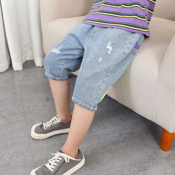 Детски 3/4 панталони с джобове и цветен принт 