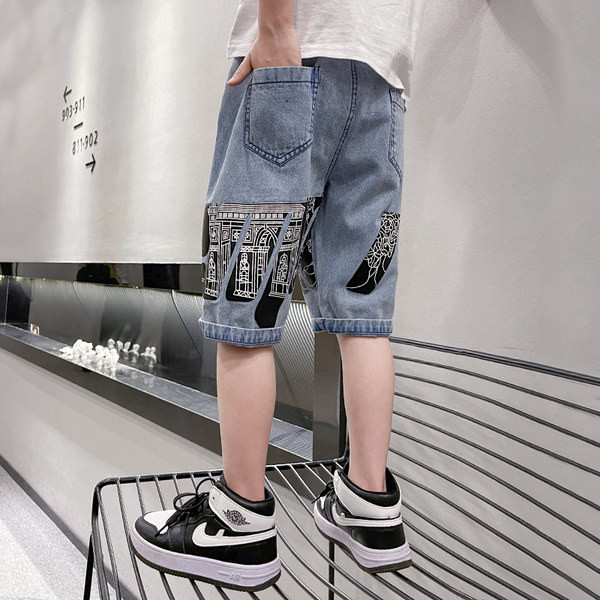 Широк модел дънкови панталони с 3/4 дължина