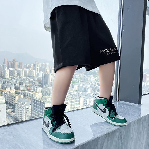 Детски изчистени къси панталони с надпис 