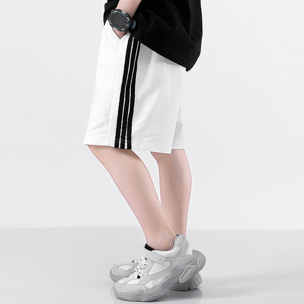 Детски къси шорти с джобове и кант за момчета 