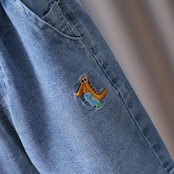 Детски къси дънки с бродерия и ластична талия