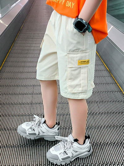 Детски къси панталони със странични джобове и емблема 