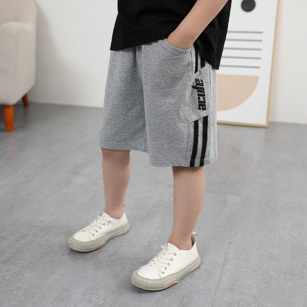 Детски къси панталони с кант и ластична талия 