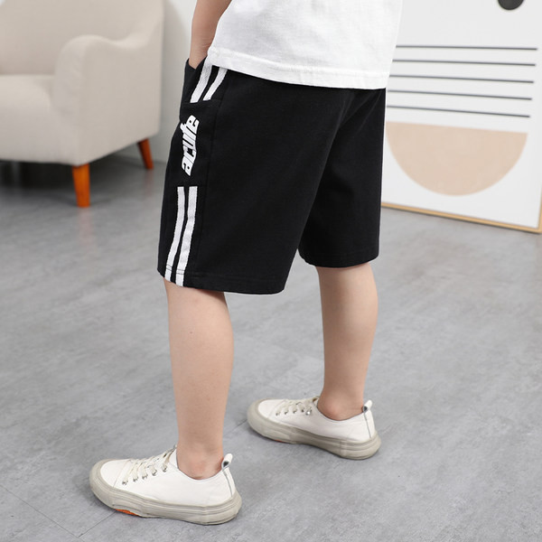 Детски къси панталони с кант и ластична талия 