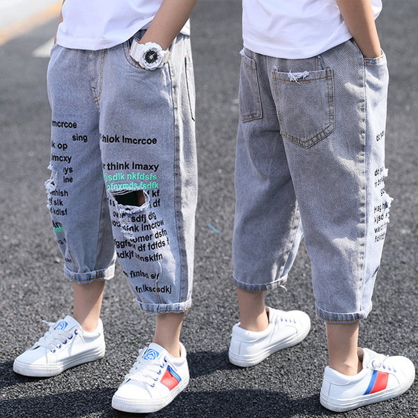 Нов модел летни дънки със скъсан ефект и надписи