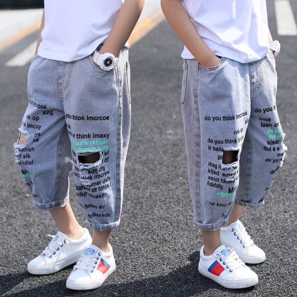 Нов модел летни дънки със скъсан ефект и надписи