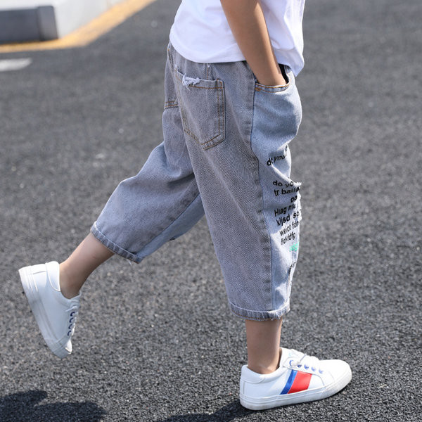 Нов модел летни дънки със скъсан ефект и надписи