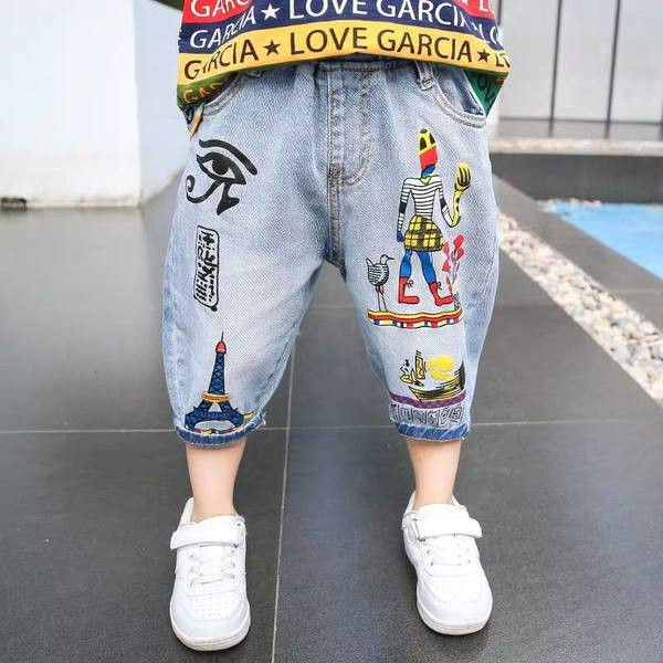 Детски дънки с цветна апликация и джобове