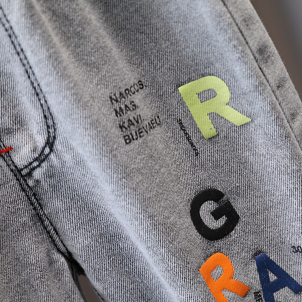 Нов модел детски дънки с надписи и ластична талия