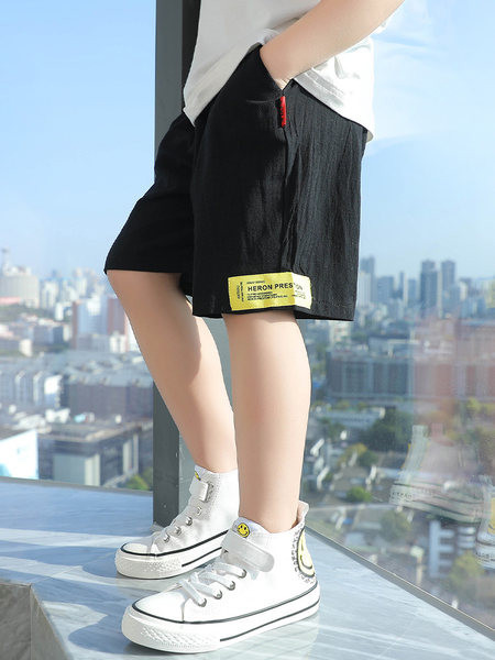 Детски къси панталони със страничен джоб и затваряне с цип 