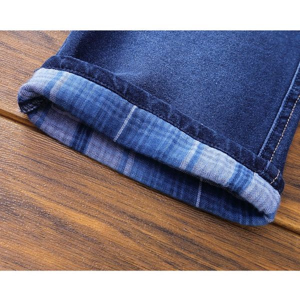 Нов модел детски дънкови панталони с джобове и карирана подплата