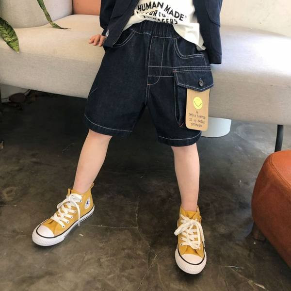 Детски къси панталони с джобове и емблема-за момчета