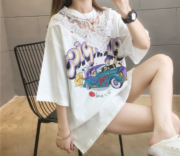 Moodne pitsi ja ovaalse kaelusega naiste pluus rasedatele