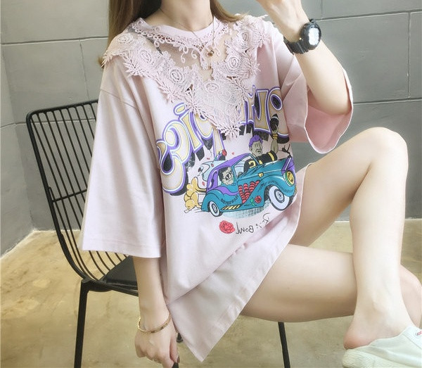 Moodne pitsi ja ovaalse kaelusega naiste pluus rasedatele