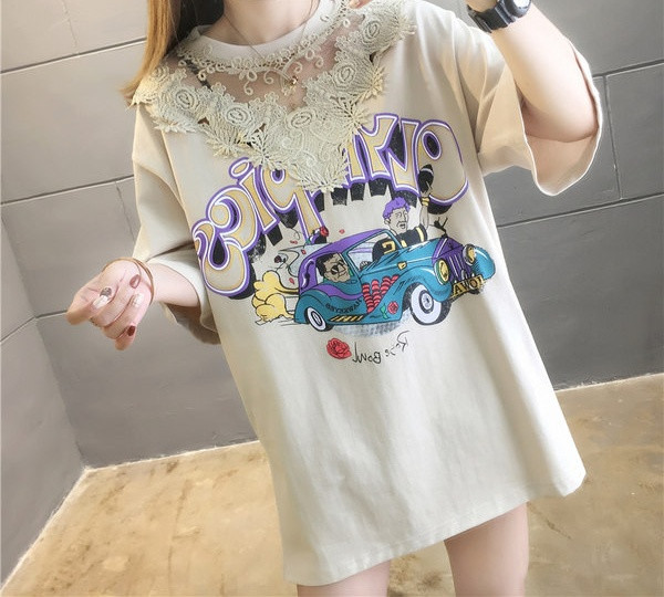 Moodne pitsi ja ovaalse kaelusega naiste pluus rasedatele