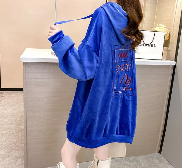 Stilingi moteriški ilgi megztiniai su gobtuvu ir kaklaraiščiais nėščiosioms