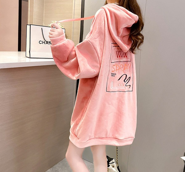 Stilingi moteriški ilgi megztiniai su gobtuvu ir kaklaraiščiais nėščiosioms