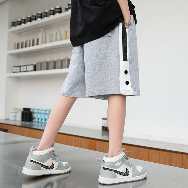 Детски къси панталони с джоб и надпис 