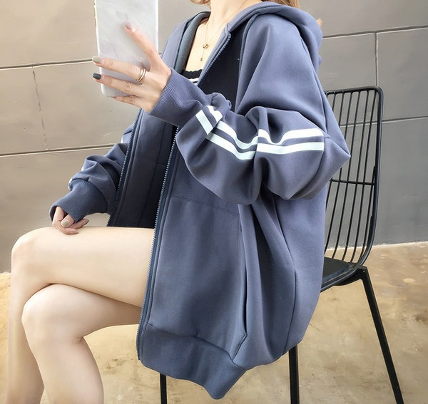 Moteriški kasdieniai megztiniai su užsegimu nėščiosioms