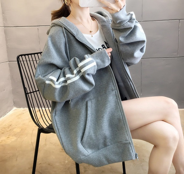 Moteriški kasdieniai megztiniai su užsegimu nėščiosioms