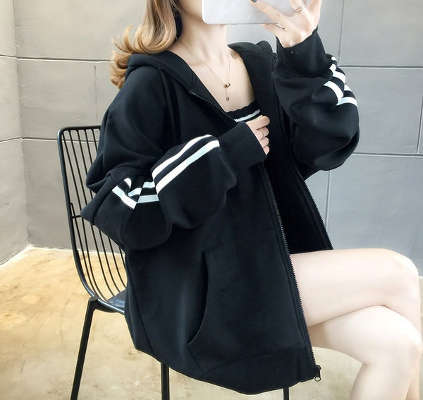 Moteriški kasdieniai megztiniai su užsegimu nėščiosioms