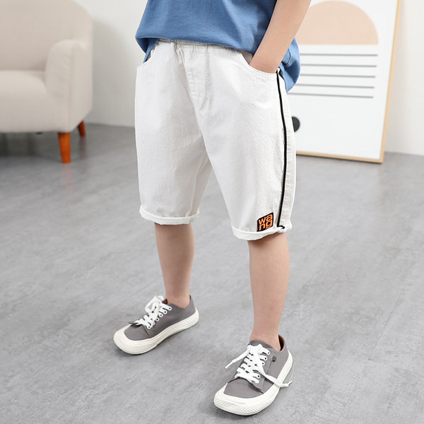 Детски къси панталони с кант в бял и черен цвят 