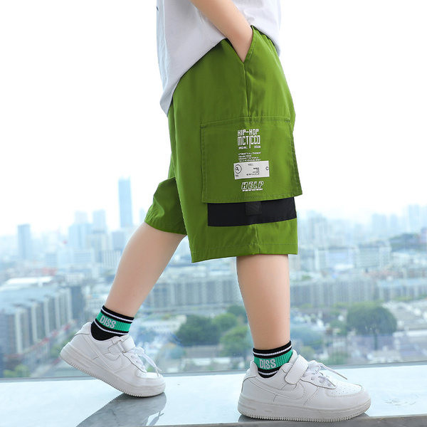 Детски къси панталони със страничен джоб и надпис 