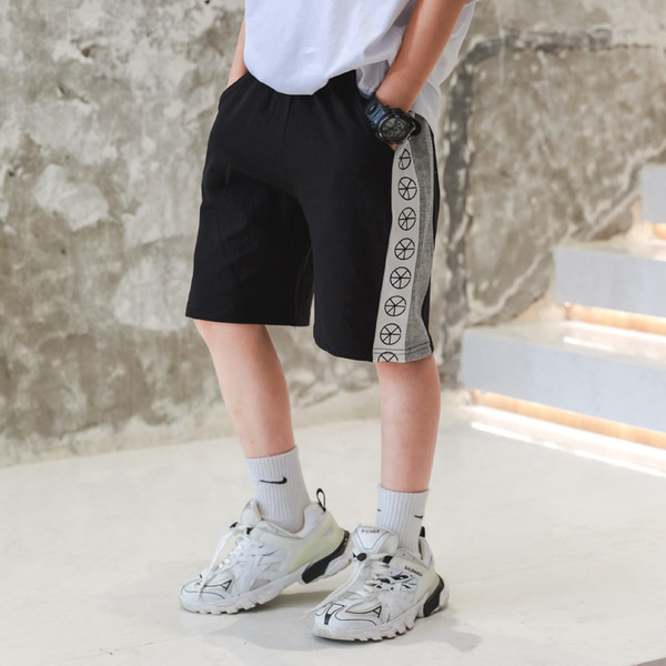 Ежедневни къси панталони с кант и джобове за момчета