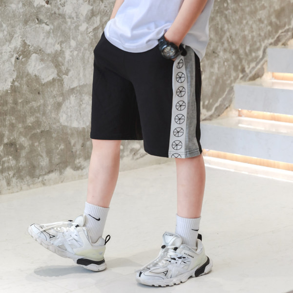 Ежедневни къси панталони с кант и джобове за момчета