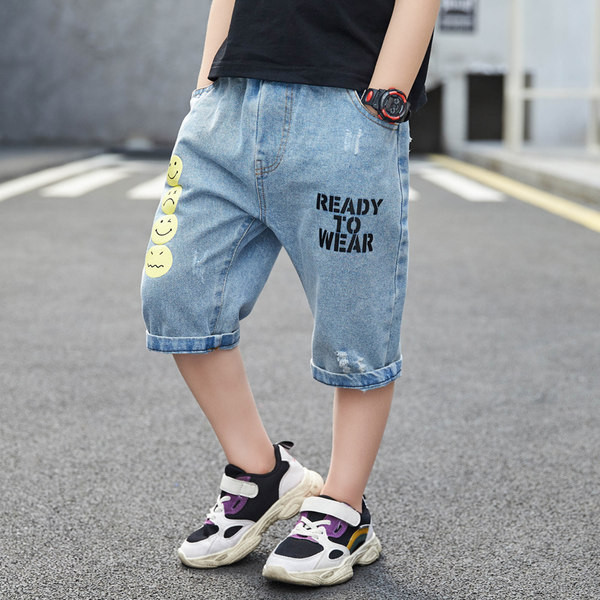 Широки къси дънки за момчета с бродирани надписи