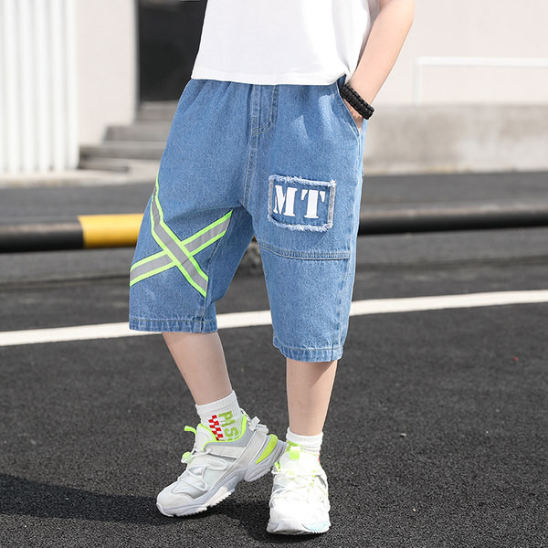 Moodsad suvised embleemiga teksad