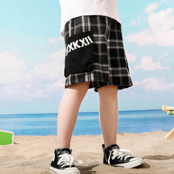 Laste ruudulised lühikesed püksid kirjaga