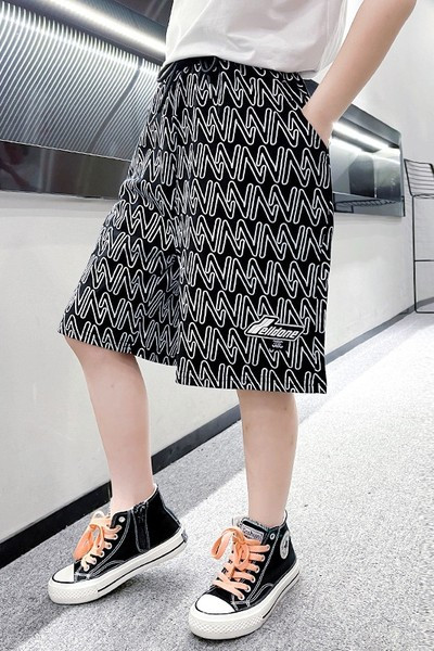 Suveks sobivad laste lühikesed püksid