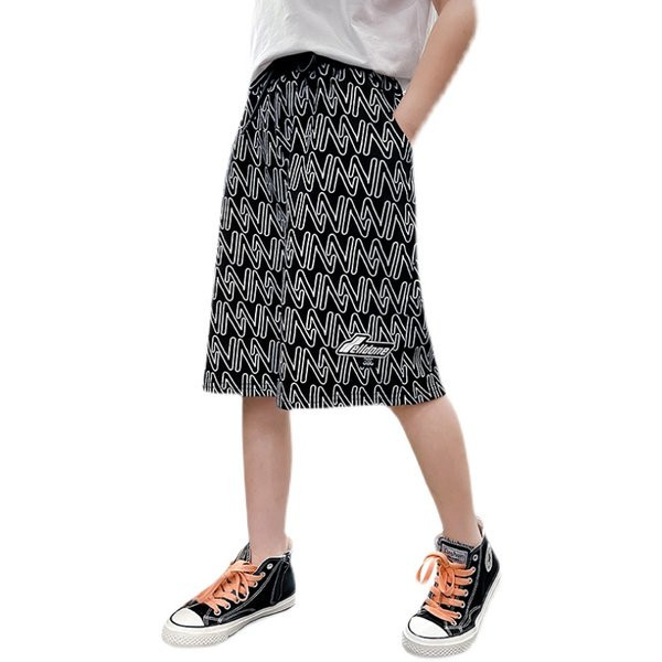 Suveks sobivad laste lühikesed püksid