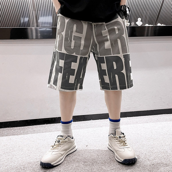 Детски къси панталони с джобове подходящи за лятото