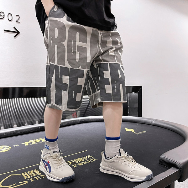 Детски къси панталони с джобове подходящи за лятото