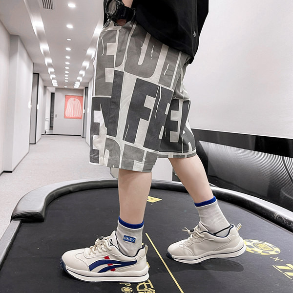 Детски къси панталони с джобове подходящи за лятото