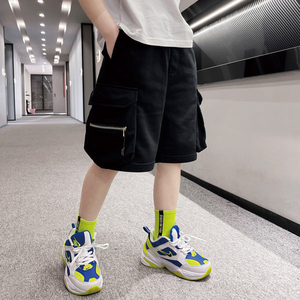 Laste mustad ja hallid lühikesed püksid