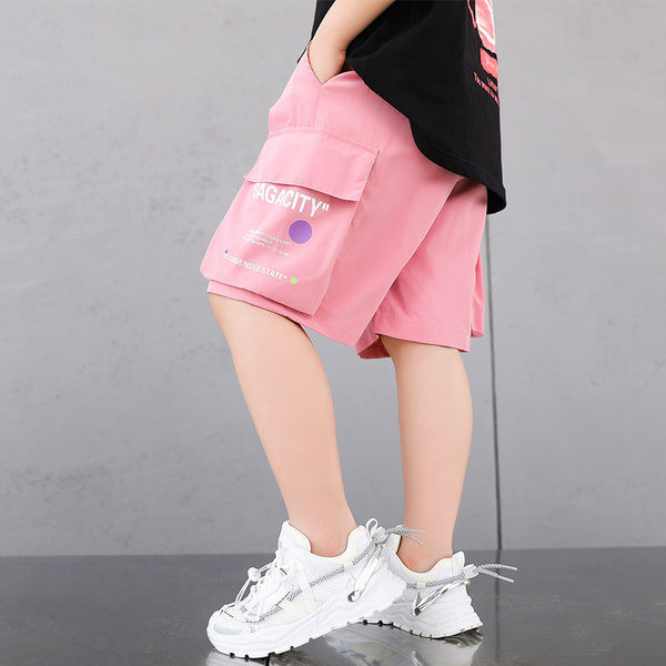 Детски къси панталони със дълбоки джобове и надпис 